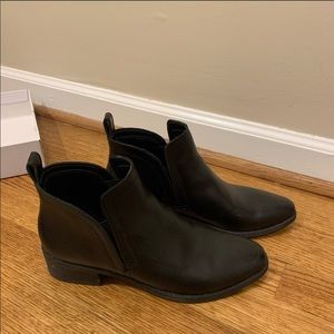 Dolce Vita Black Ankle Boots Size 7.5